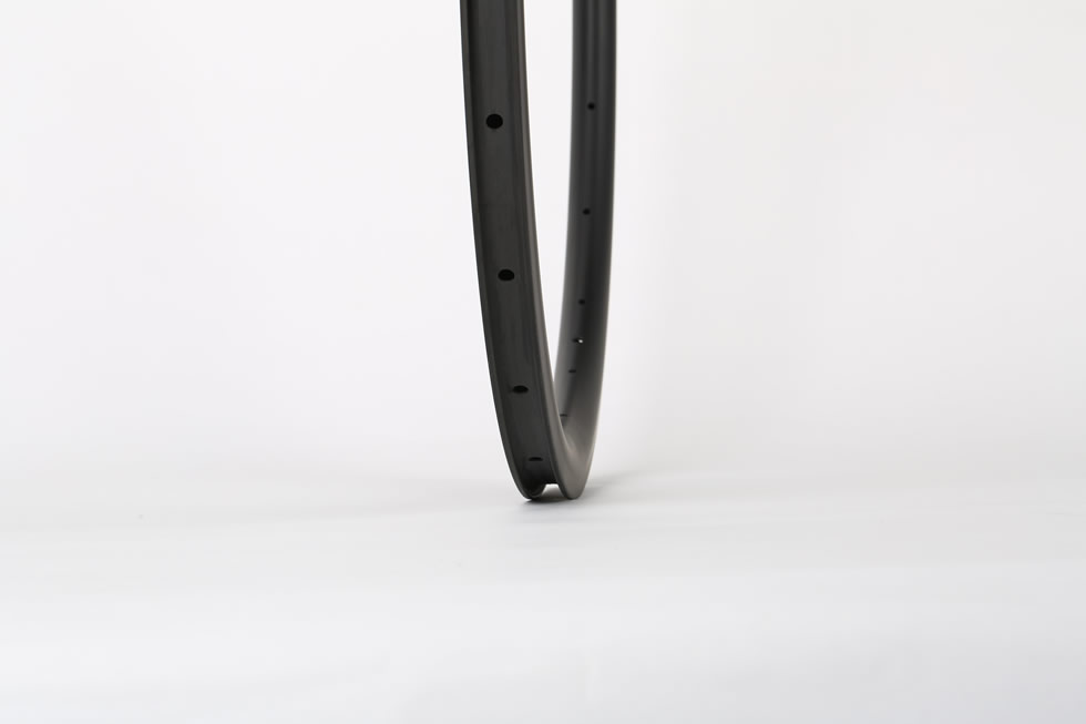 Carbon road bike out width 25.00mm inner width 18.00mm depth 38mm rim 700C clincher